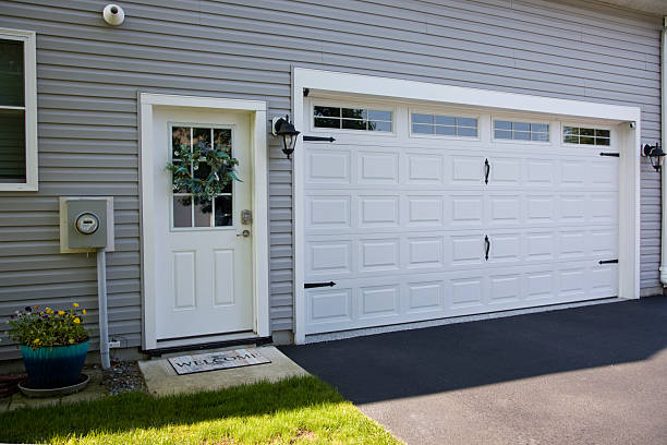 24/7 Emergency Garage Door Panel Replacement experts in Honeygo, MD